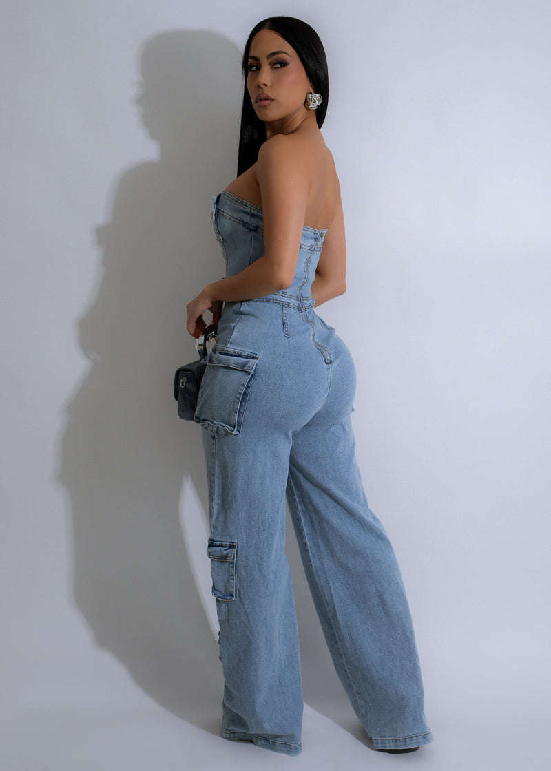  Light denim cargo jumpsuit made of durable steel with adjustable waist and multiple pockets