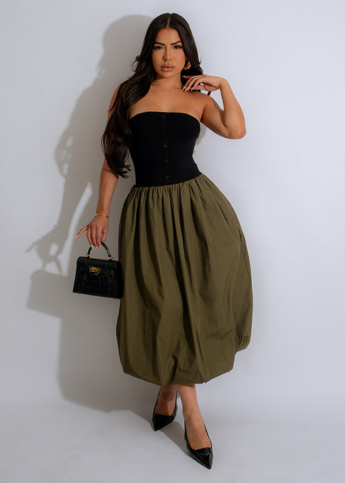 Long green ribbed midi dress with dual harmony design and texture