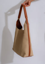 Classic-Brown-Tote-Bag-with-Spacious-Interior-and-Zipper-Closure