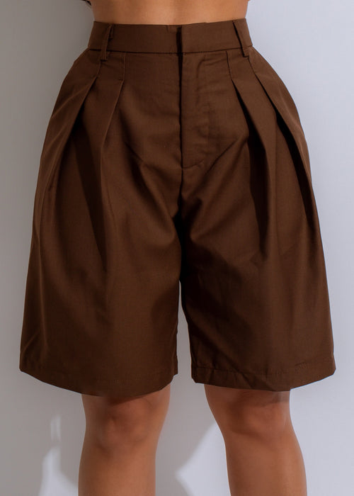 Timeless Trousers Shorts Brown - Front view with side pockets and belt loops