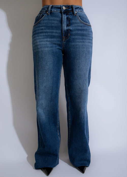 Classic Horizon Jeans Dark Denim: A timeless pair of dark blue denim jeans with a classic fit and stylish design