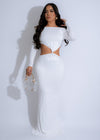 Elegant and flowing white maxi dress with V-neck and lace detail