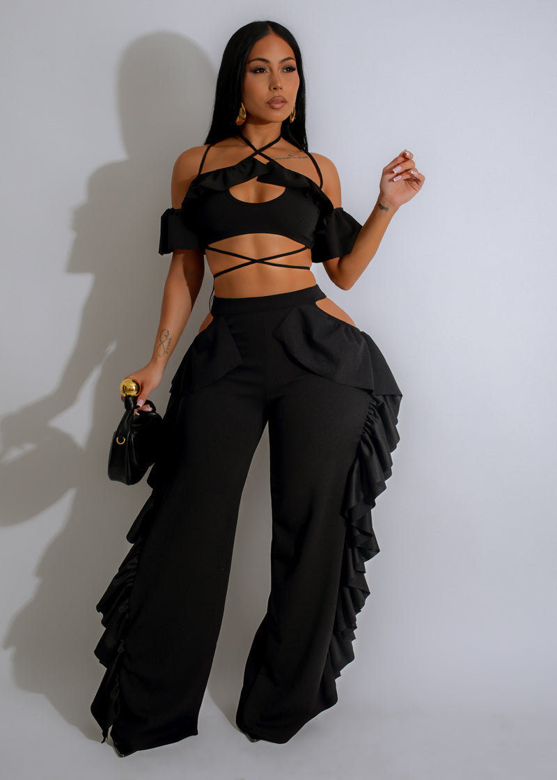 Two-piece black pant set with stylish design for women's fashion