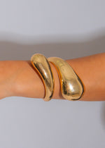 The Fluid Form Bracelet Gold