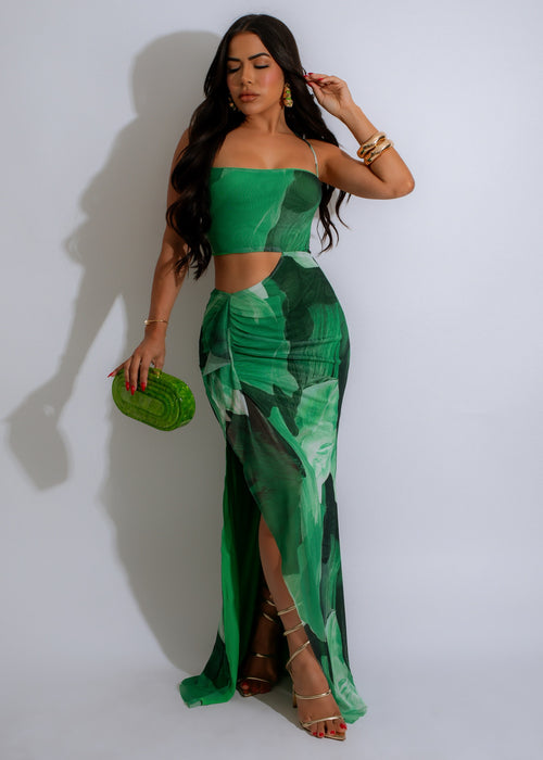 Beautiful flowing green maxi dress with floral pattern and v-neckline