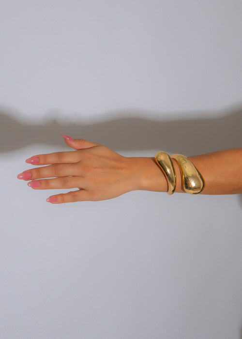 The Fluid Form Bracelet Gold