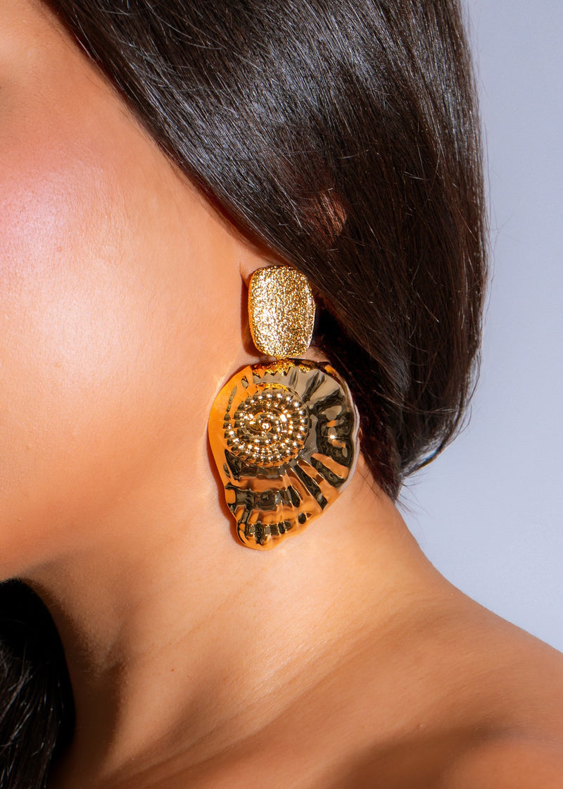 Shell Luxe Drops Earrings Gold