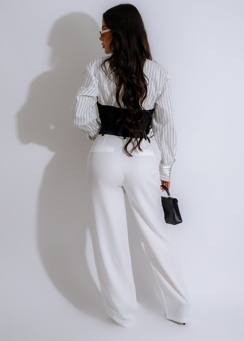  Fashionable white pants with a bohemian flair and romantic aesthetic