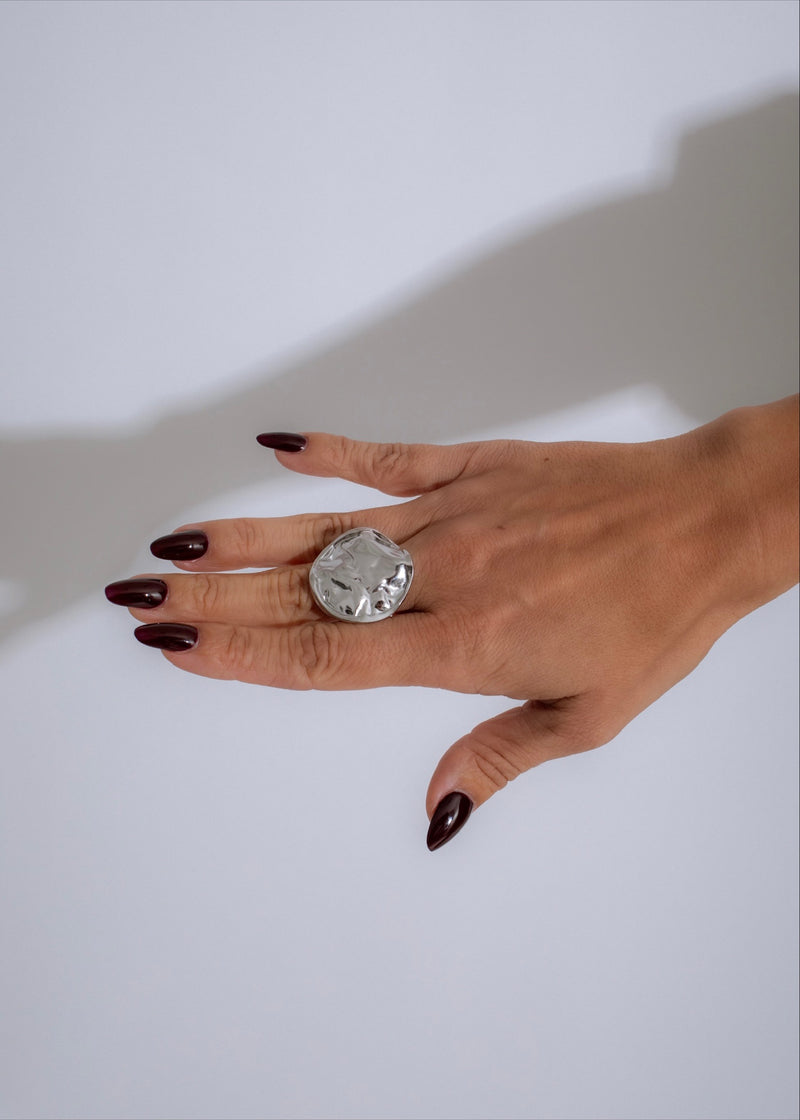 Shimmering and radiant Molten Glow Ring Silver, a beautiful accessory