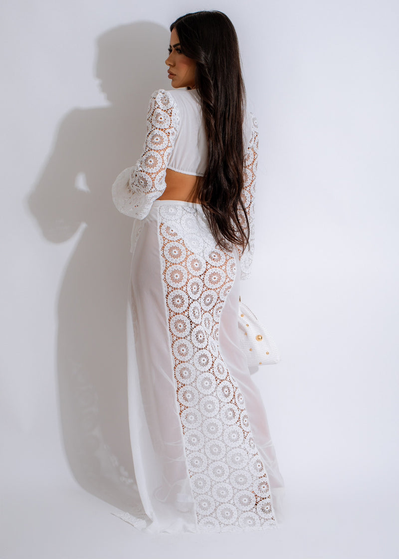 Beautiful and elegant white lace skirt set for a luminous look