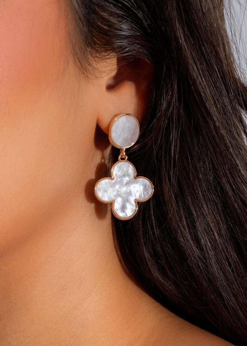 Delicate Flower Earring White