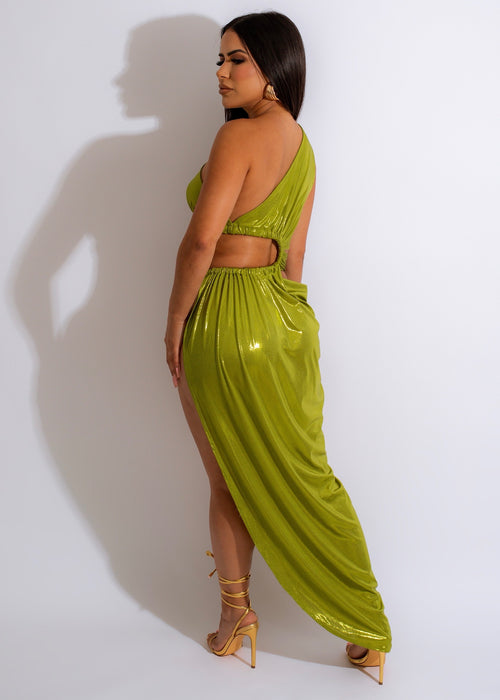  Gorgeous long green dress with metallic sheen and timeless style, perfect for elegant evenings and sophisticated gatherings