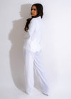  Beautiful and versatile white linen blazer, ideal for adding a touch of timeless style to your wardrobe